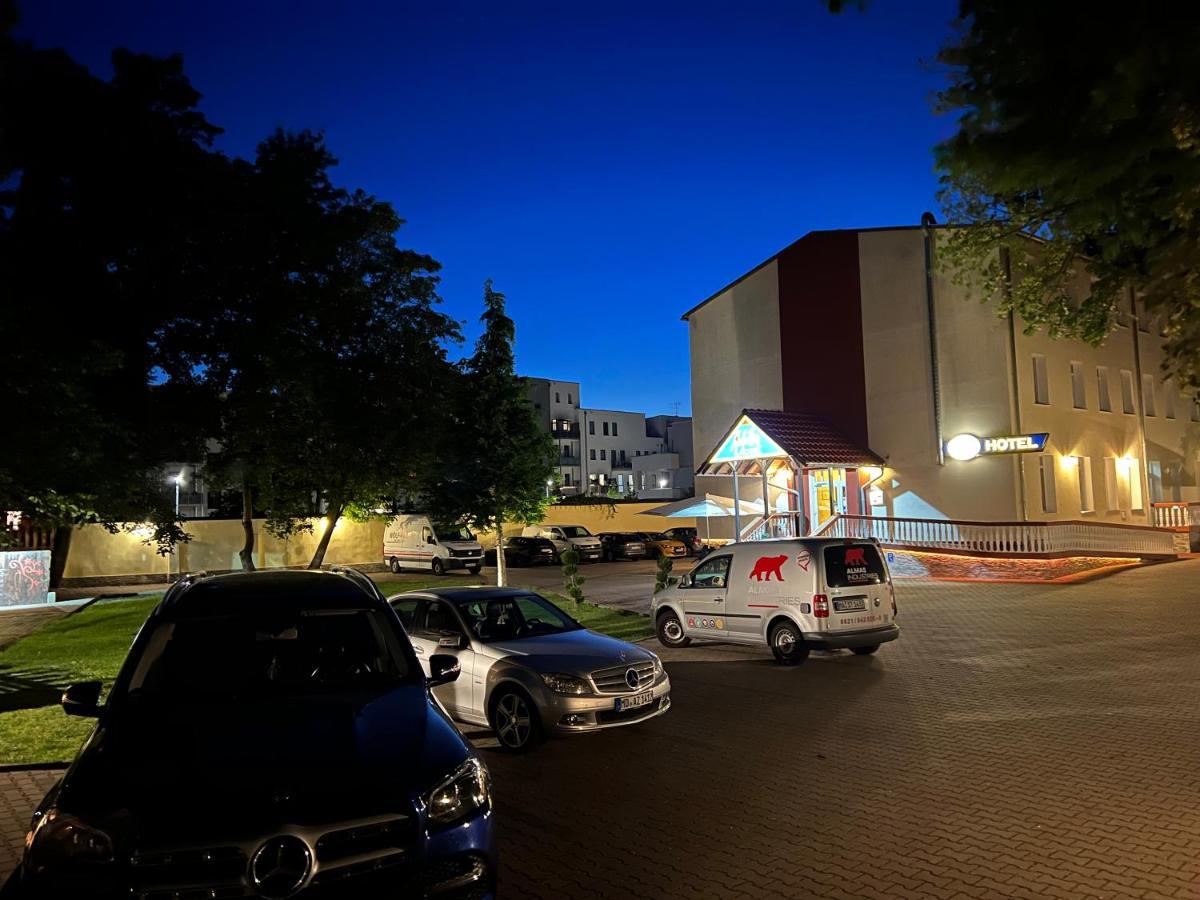 Hotel Medaillon Магдебург Екстериор снимка