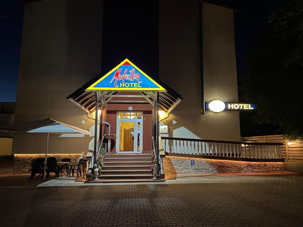 Hotel Medaillon Магдебург Екстериор снимка